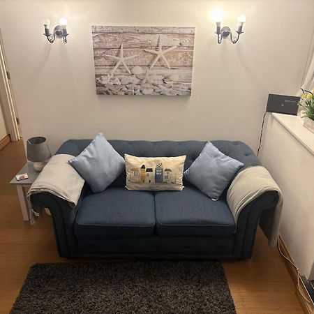 Seaton, Devon, Two Bed Apartment, Just Off The Sea Front. Экстерьер фото
