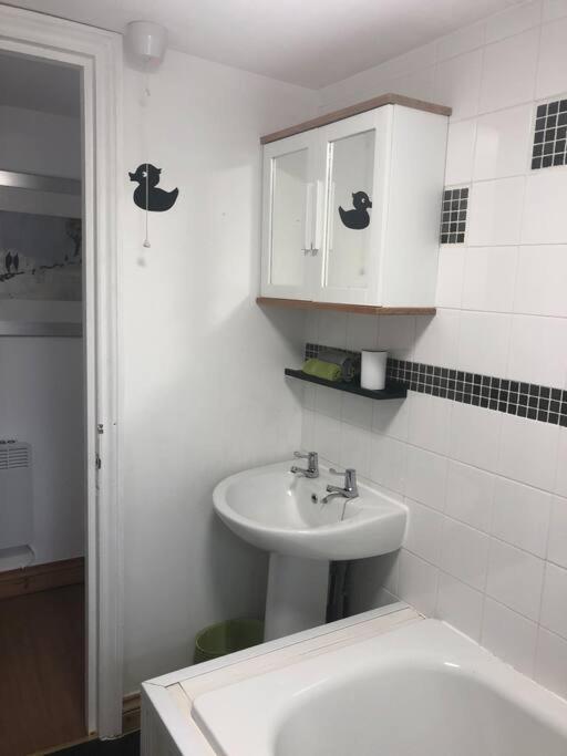 Seaton, Devon, Two Bed Apartment, Just Off The Sea Front. Экстерьер фото