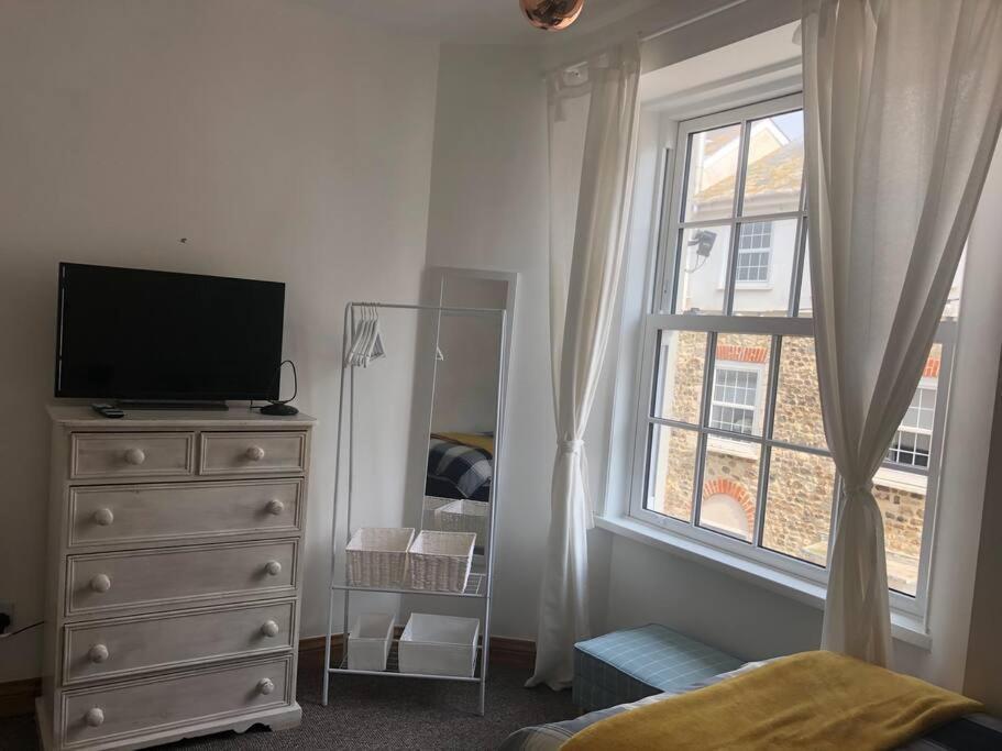 Seaton, Devon, Two Bed Apartment, Just Off The Sea Front. Экстерьер фото